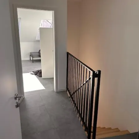 Apartment 150m2 Maisonette 3 Schlafzimmer 2 Baeder Und Balkon