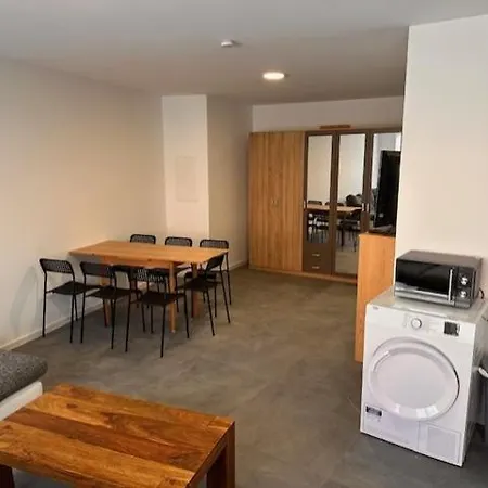 150m2 Maisonette 3 Schlafzimmer 2 Baeder Und Balkon *