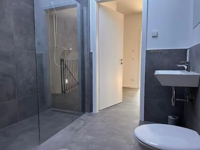 150m2 Maisonette 3 Schlafzimmer 2 Baeder Und Balkon *